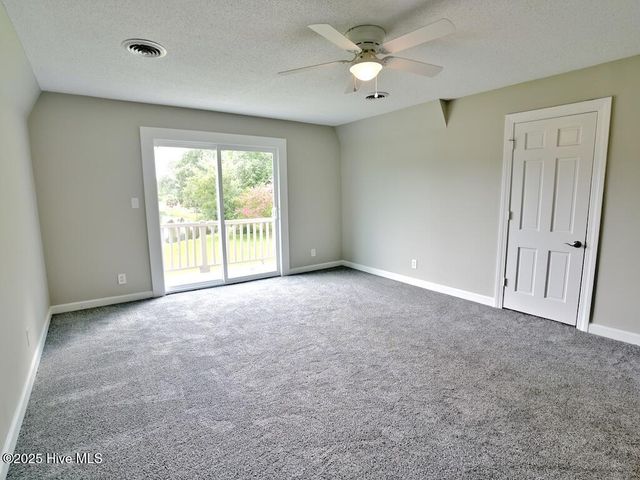 211 Country Club Boulevard, Jacksonville, NC 28540