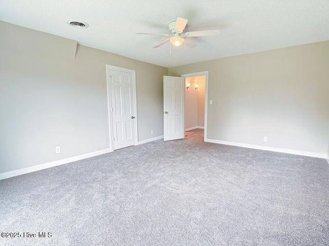 211 Country Club Boulevard, Jacksonville, NC 28540