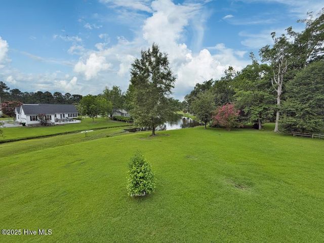 211 Country Club Boulevard, Jacksonville, NC 28540