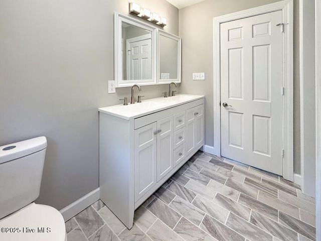 211 Country Club Boulevard, Jacksonville, NC 28540