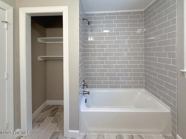 211 Country Club Boulevard, Jacksonville, NC 28540