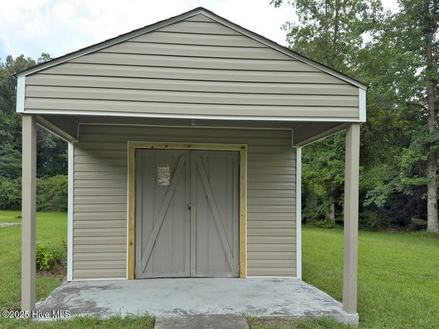 211 Country Club Boulevard, Jacksonville, NC 28540