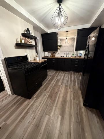 813 12TH AVENUE, Menominee, MI 49858