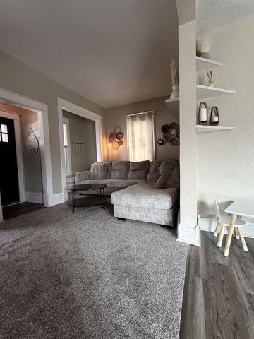 813 12TH AVENUE, Menominee, MI 49858