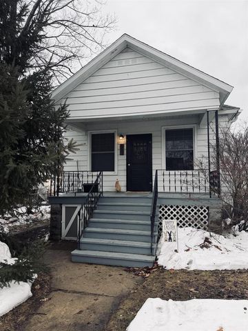 813 12TH AVENUE, Menominee, MI 49858