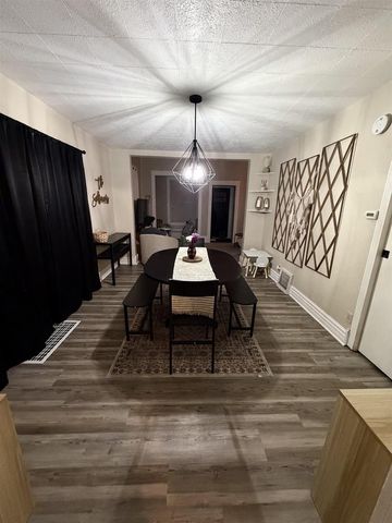 813 12TH AVENUE, Menominee, MI 49858