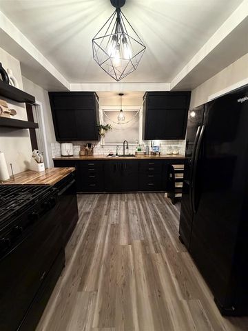 813 12TH AVENUE, Menominee, MI 49858