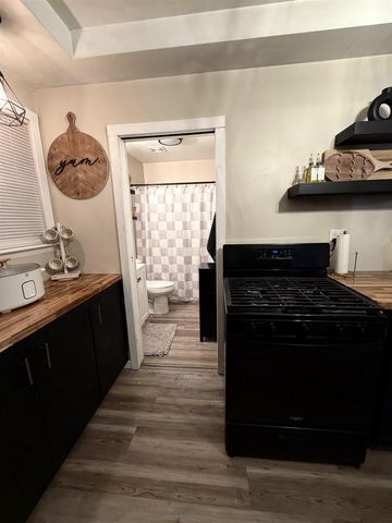 813 12TH AVENUE, Menominee, MI 49858