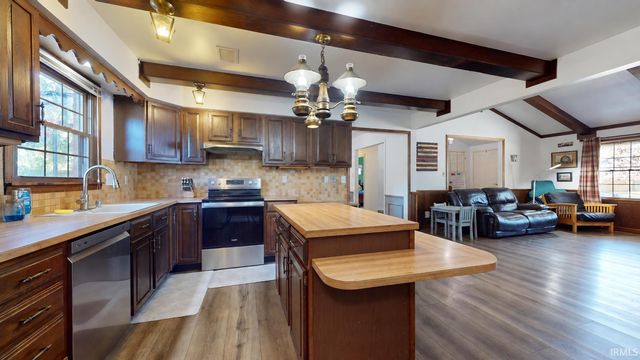 4122 Secretariat Drive, Newburgh, IN 47630