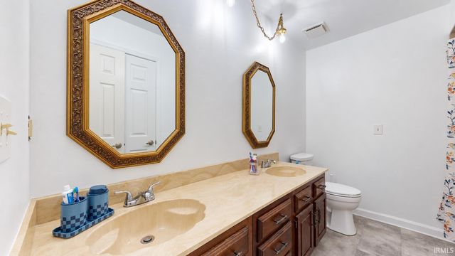 4122 Secretariat Drive, Newburgh, IN 47630