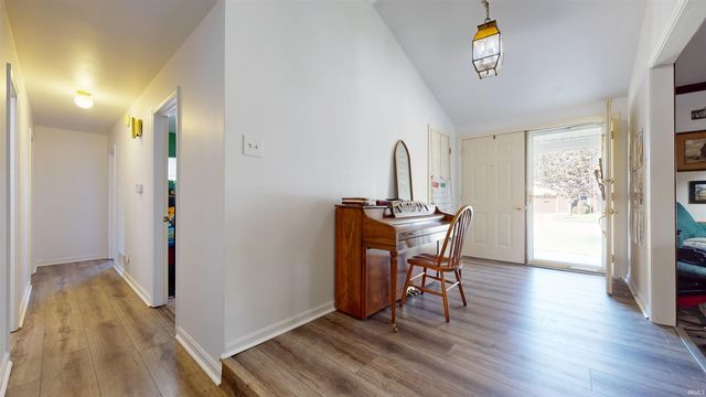 4122 Secretariat Drive, Newburgh, IN 47630