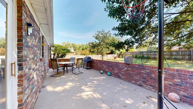 4122 Secretariat Drive, Newburgh, IN 47630