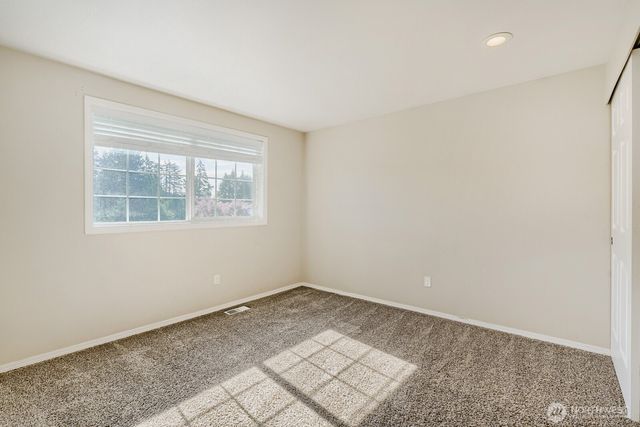 9410 62nd Avenue Ct E, Puyallup, WA 98371