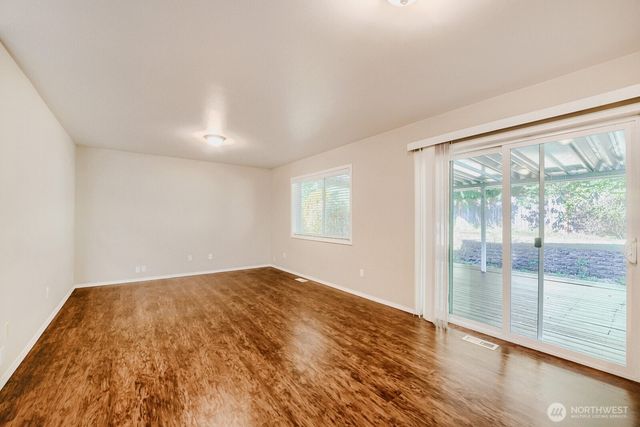 9410 62nd Avenue Ct E, Puyallup, WA 98371