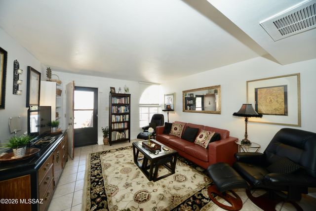 322 S La Canada Dr Unit C, Green Valley, AZ 85614