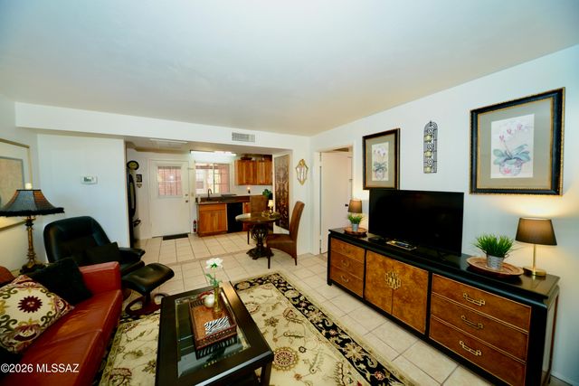 322 S La Canada Dr Unit C, Green Valley, AZ 85614