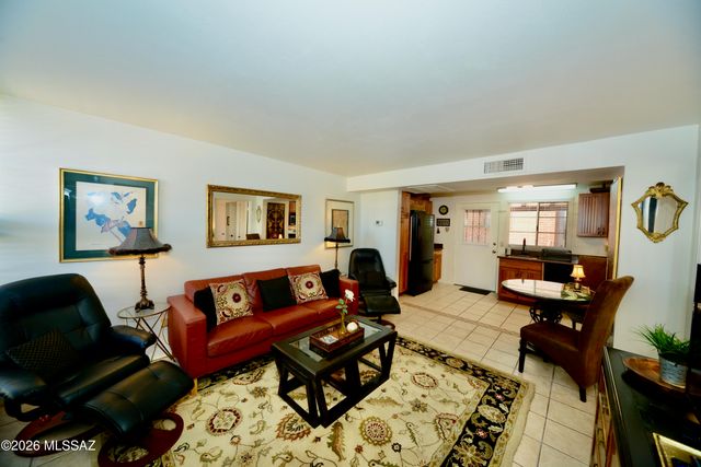 322 S La Canada Dr Unit C, Green Valley, AZ 85614