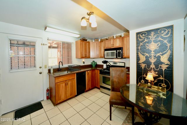 322 S La Canada Dr Unit C, Green Valley, AZ 85614