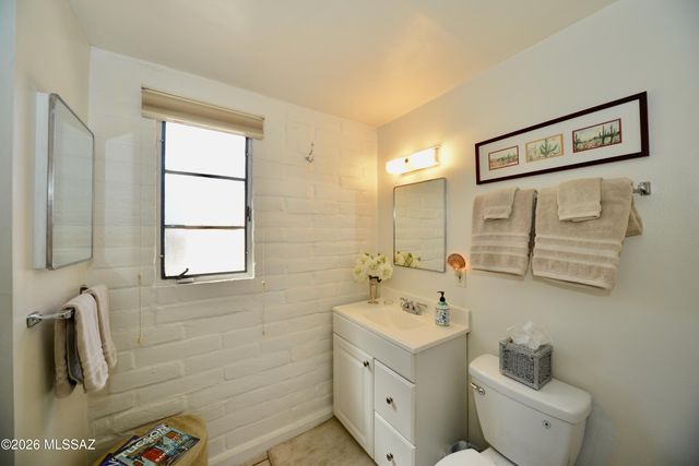 322 S La Canada Dr Unit C, Green Valley, AZ 85614
