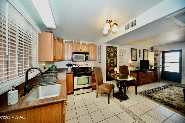 322 S La Canada Dr Unit C, Green Valley, AZ 85614