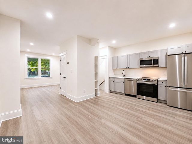 1426 S SE, Washington, DC 20020