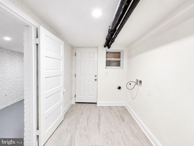 1426 S SE, Washington, DC 20020