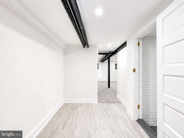 1426 S SE, Washington, DC 20020
