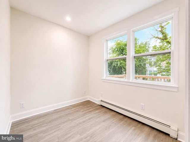 1426 S SE, Washington, DC 20020