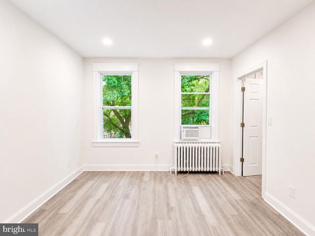 1426 S SE, Washington, DC 20020
