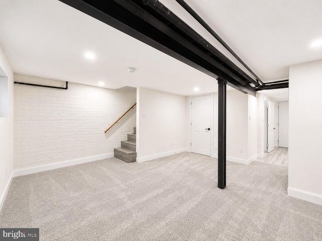1426 S SE, Washington, DC 20020
