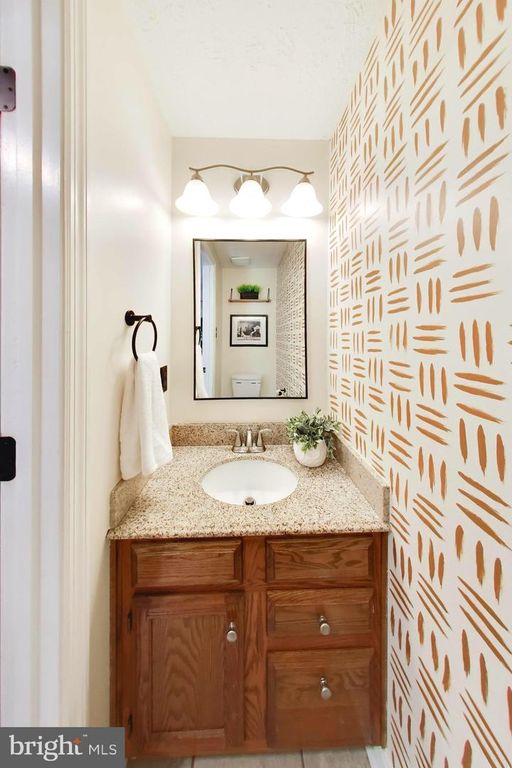 Image 11 of property listing at 511 HOLLYBERRY WAY, Frederick, MD 21703