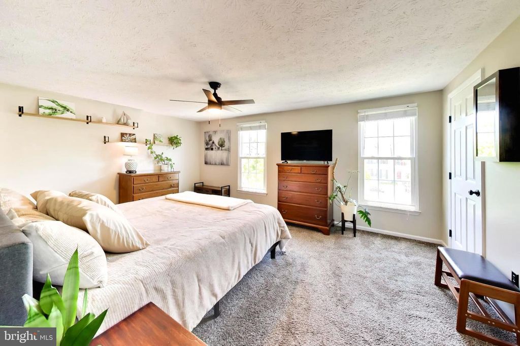Image 12 of property listing at 511 HOLLYBERRY WAY, Frederick, MD 21703