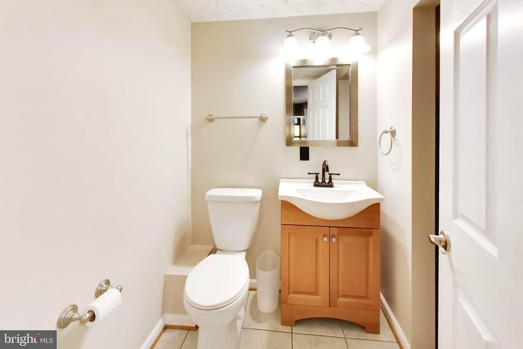 Image 21 of property listing at 511 HOLLYBERRY WAY, Frederick, MD 21703