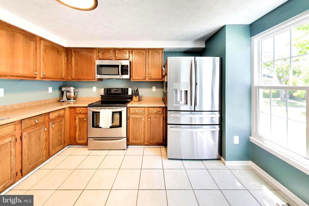 Image 4 of property listing at 511 HOLLYBERRY WAY, Frederick, MD 21703