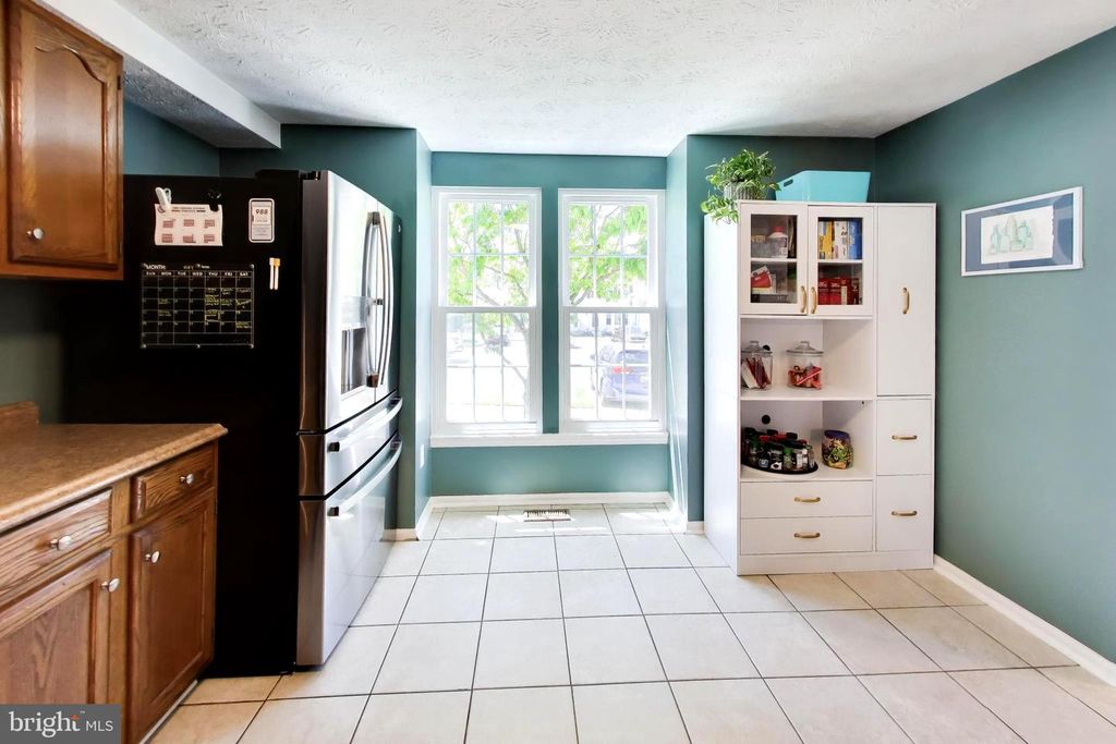Image 5 of property listing at 511 HOLLYBERRY WAY, Frederick, MD 21703
