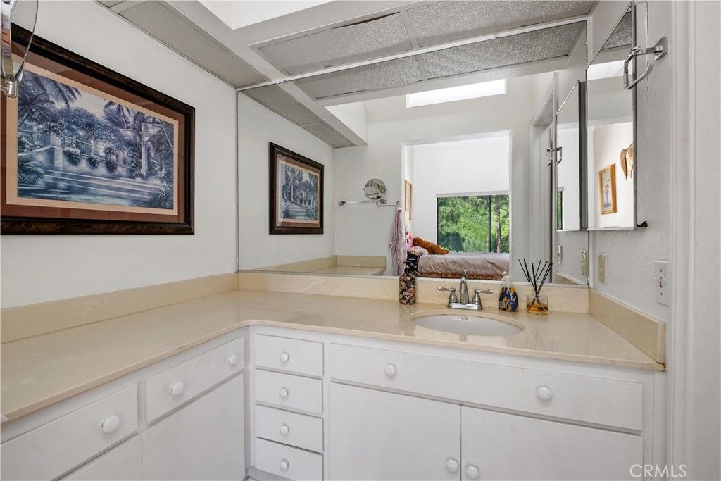 Image 15 of property listing at 1 Largo, Laguna Niguel, CA 92677