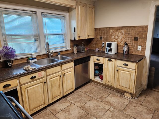 1905 Van Buren St, Dothan, AL 36301