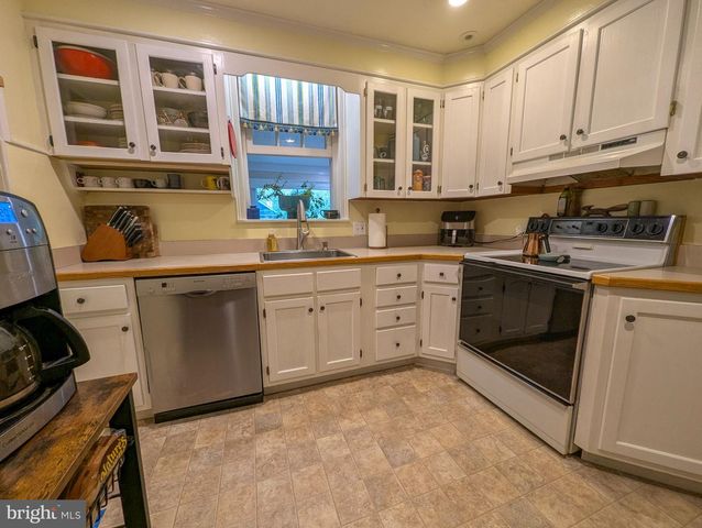 638 S CANNON AVE, Lansdale, PA 19446