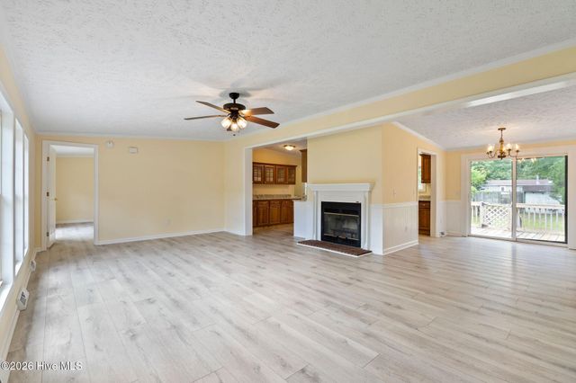 195 Bellhammon Forest Drive, Rocky Point, NC 28457