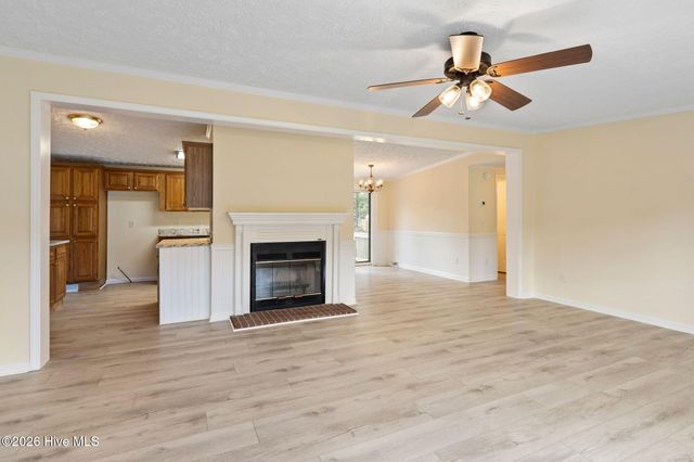 195 Bellhammon Forest Drive, Rocky Point, NC 28457