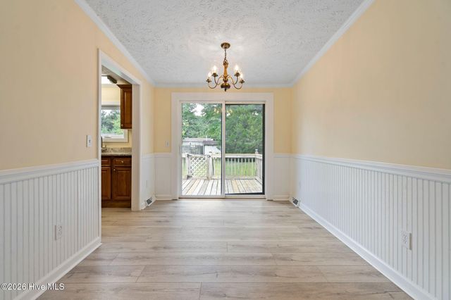 195 Bellhammon Forest Drive, Rocky Point, NC 28457