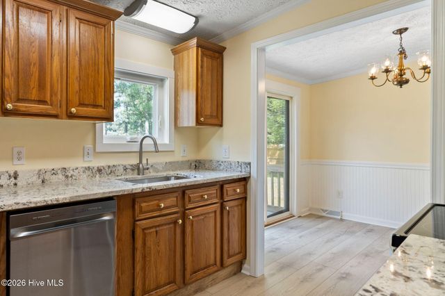 195 Bellhammon Forest Drive, Rocky Point, NC 28457