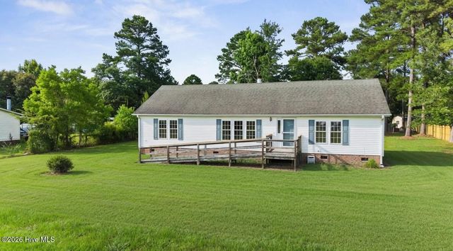 195 Bellhammon Forest Drive, Rocky Point, NC 28457