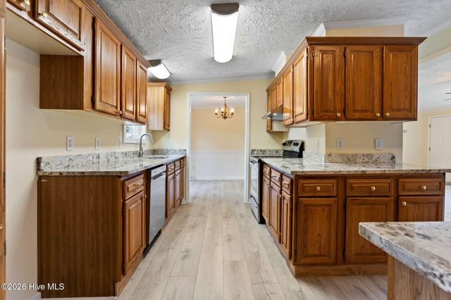 195 Bellhammon Forest Drive, Rocky Point, NC 28457
