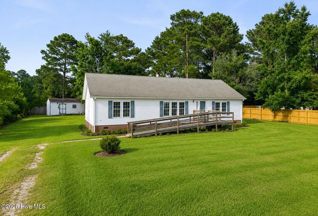 195 Bellhammon Forest Drive, Rocky Point, NC 28457