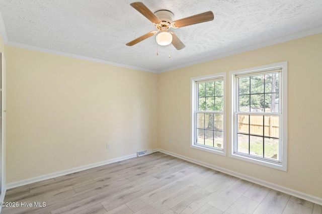 195 Bellhammon Forest Drive, Rocky Point, NC 28457