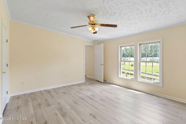 195 Bellhammon Forest Drive, Rocky Point, NC 28457