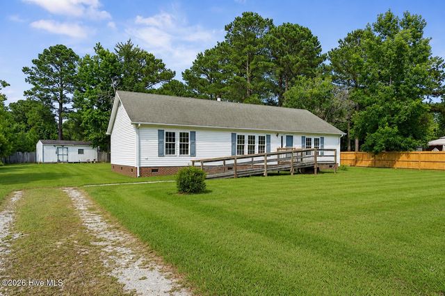 195 Bellhammon Forest Drive, Rocky Point, NC 28457