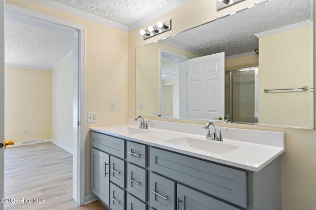 195 Bellhammon Forest Drive, Rocky Point, NC 28457