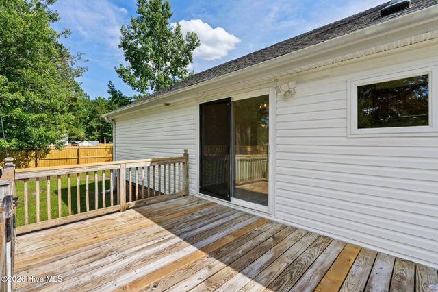 195 Bellhammon Forest Drive, Rocky Point, NC 28457